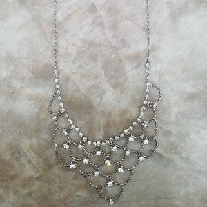 ELEGANT SILVER RHINESTONE LACEY LOOK NECKLACE